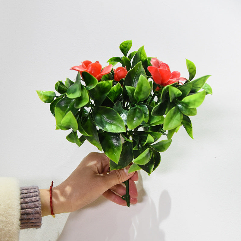 Artificial Habitat Greenery: Realistic Plants & Hanging Accents